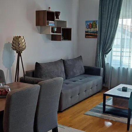 Aura * 阿然德洛维克